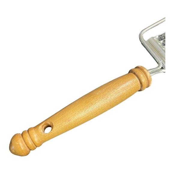 Vintage Tomado Holland Tomato and Cheese Slicer Primitive - Picture 6 of 7